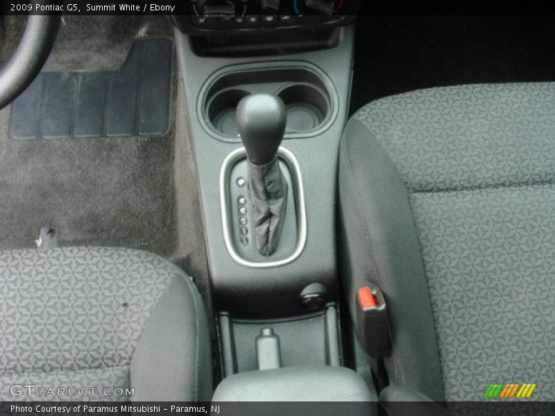 Summit White / Ebony 2009 Pontiac G5