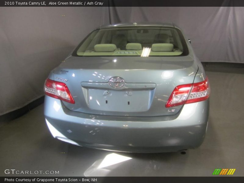 Aloe Green Metallic / Ash Gray 2010 Toyota Camry LE