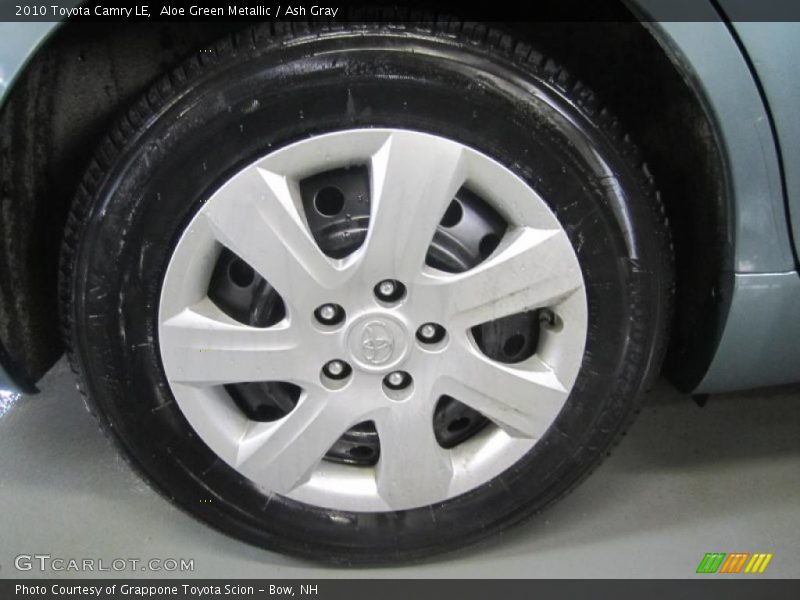 Aloe Green Metallic / Ash Gray 2010 Toyota Camry LE