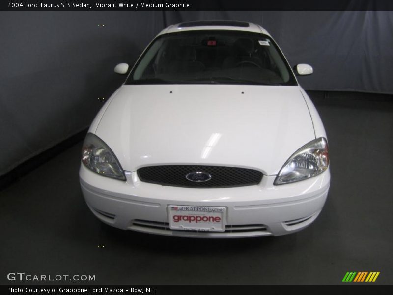 Vibrant White / Medium Graphite 2004 Ford Taurus SES Sedan