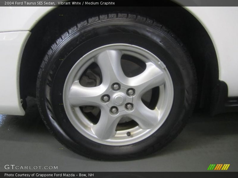  2004 Taurus SES Sedan Wheel