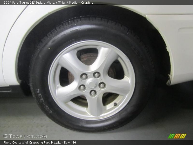  2004 Taurus SES Sedan Wheel