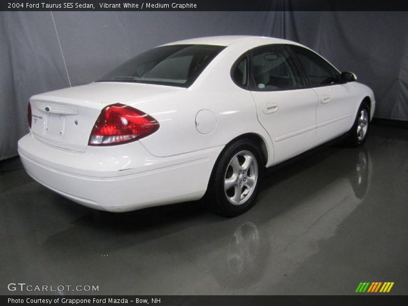 Vibrant White / Medium Graphite 2004 Ford Taurus SES Sedan