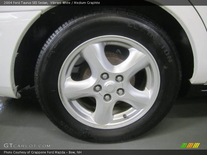  2004 Taurus SES Sedan Wheel