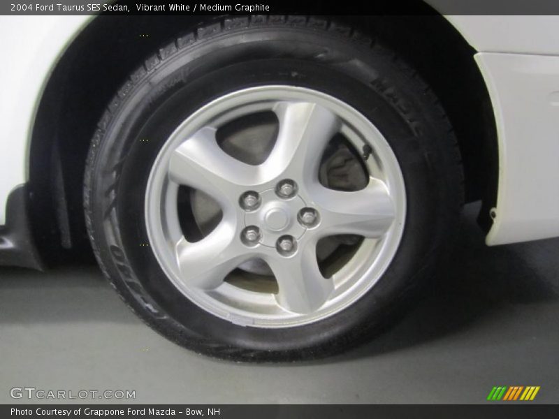  2004 Taurus SES Sedan Wheel