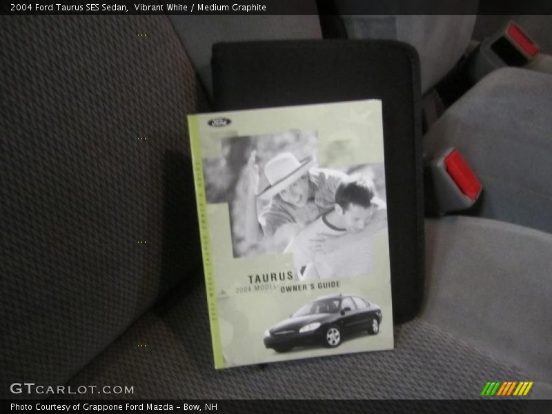 Vibrant White / Medium Graphite 2004 Ford Taurus SES Sedan