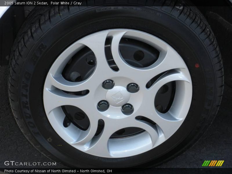 Polar White / Gray 2005 Saturn ION 2 Sedan