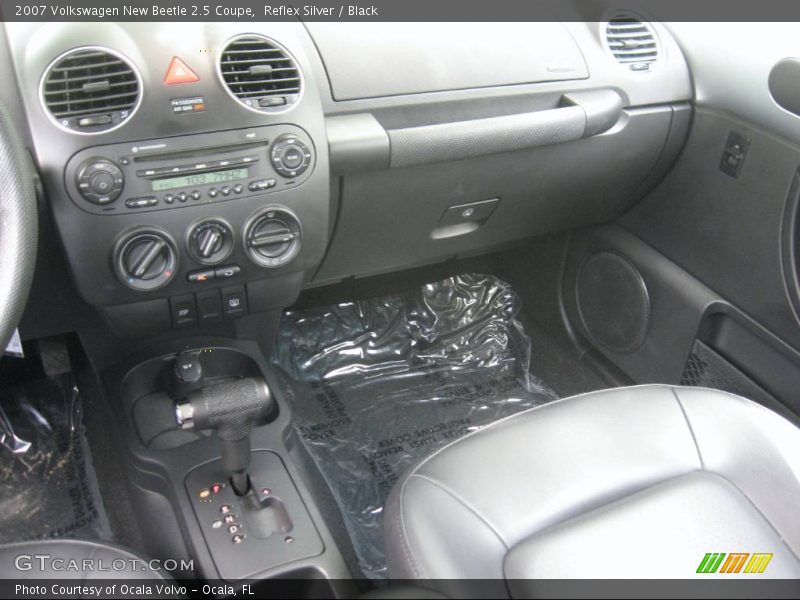 Reflex Silver / Black 2007 Volkswagen New Beetle 2.5 Coupe