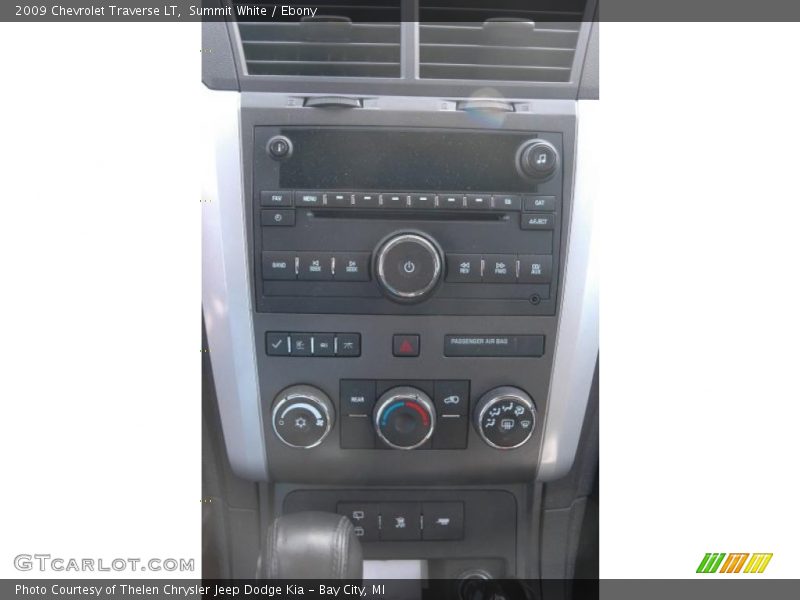 Summit White / Ebony 2009 Chevrolet Traverse LT