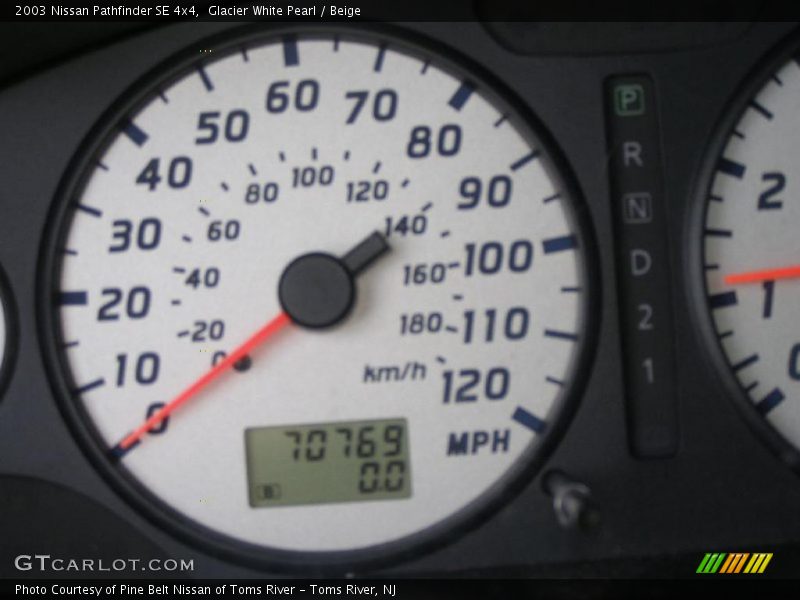 Glacier White Pearl / Beige 2003 Nissan Pathfinder SE 4x4