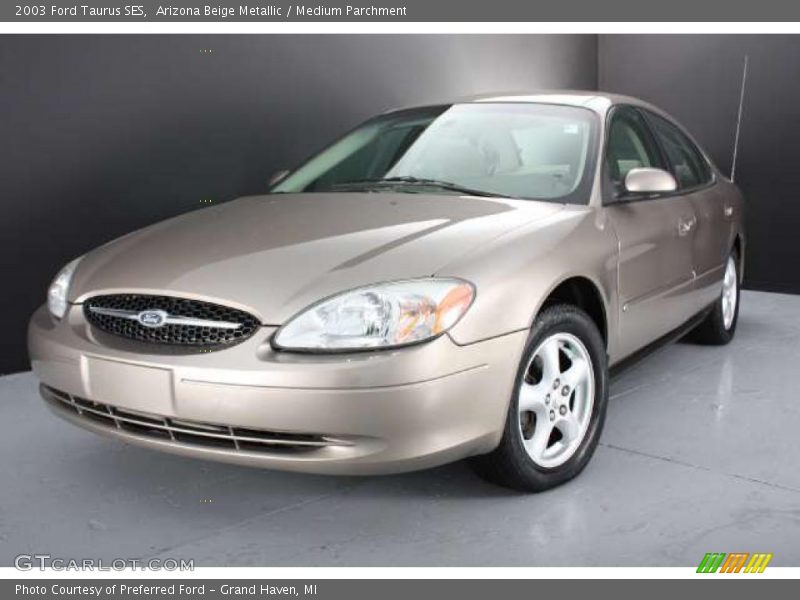 Front 3/4 View of 2003 Taurus SES