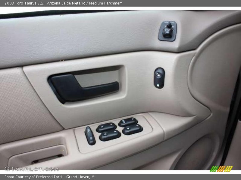Arizona Beige Metallic / Medium Parchment 2003 Ford Taurus SES
