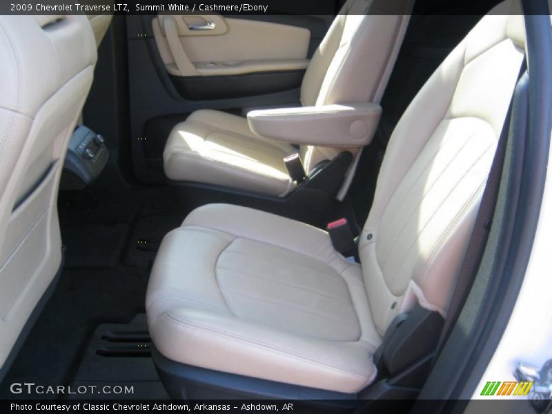 Summit White / Cashmere/Ebony 2009 Chevrolet Traverse LTZ