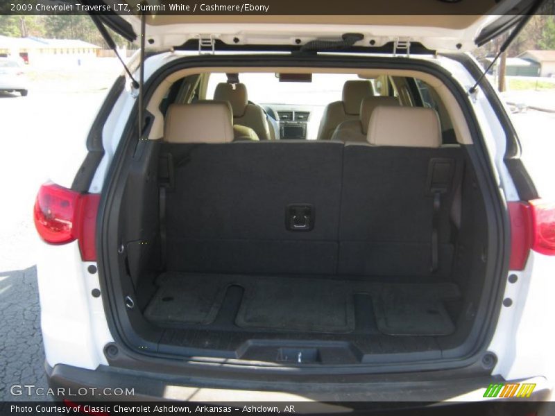 Summit White / Cashmere/Ebony 2009 Chevrolet Traverse LTZ