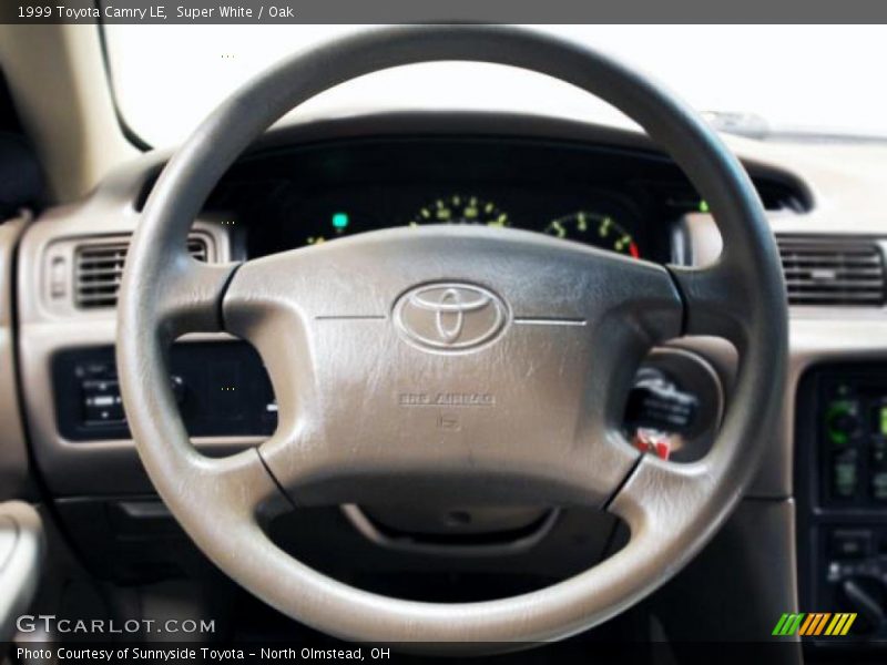 Super White / Oak 1999 Toyota Camry LE
