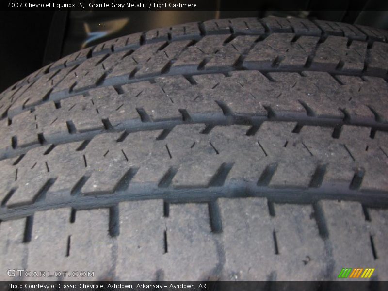 Granite Gray Metallic / Light Cashmere 2007 Chevrolet Equinox LS