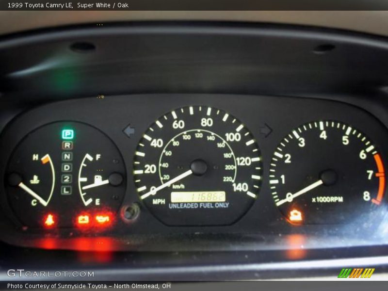Super White / Oak 1999 Toyota Camry LE