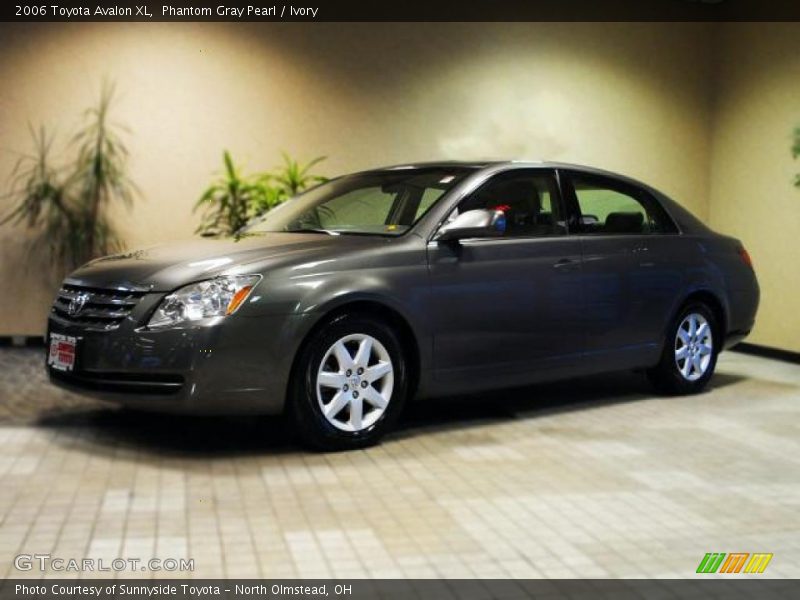 Phantom Gray Pearl / Ivory 2006 Toyota Avalon XL