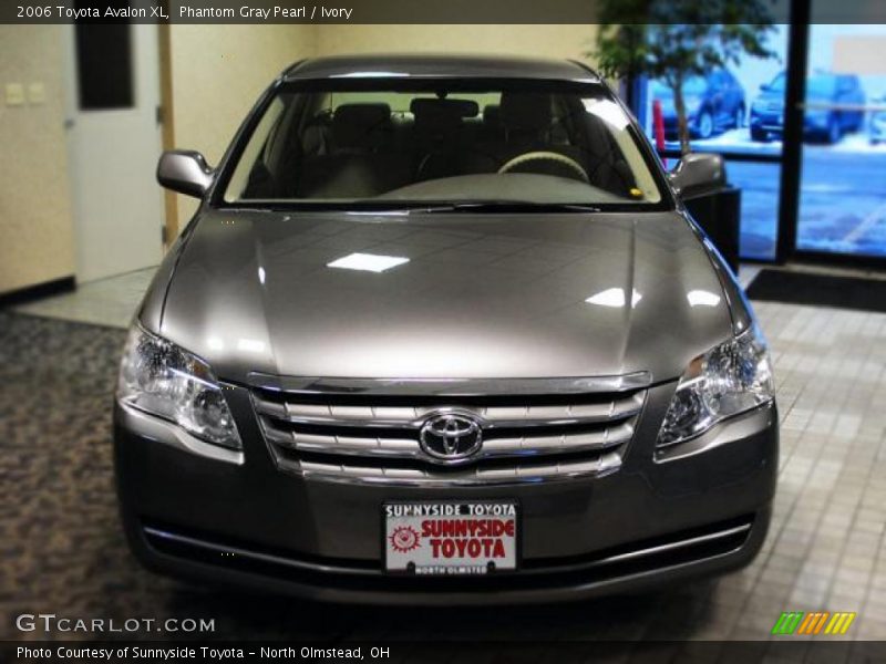Phantom Gray Pearl / Ivory 2006 Toyota Avalon XL