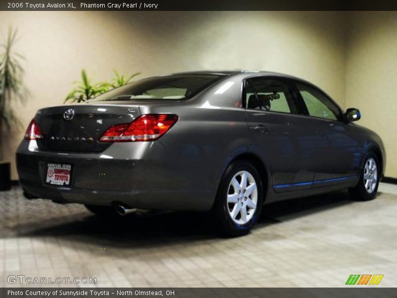 Phantom Gray Pearl / Ivory 2006 Toyota Avalon XL