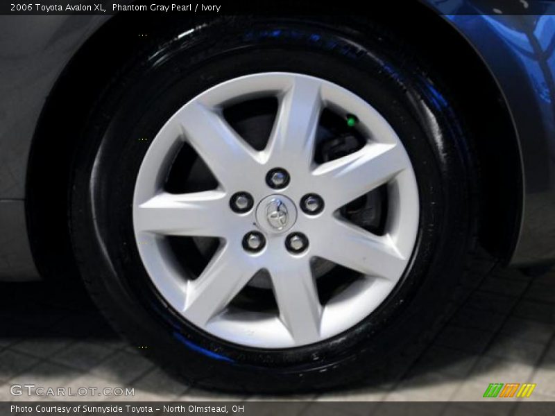 Phantom Gray Pearl / Ivory 2006 Toyota Avalon XL