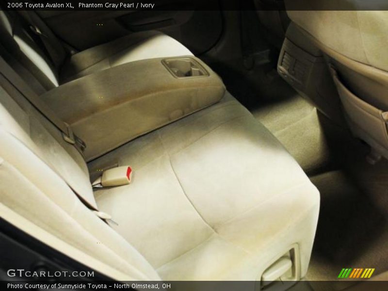 Phantom Gray Pearl / Ivory 2006 Toyota Avalon XL