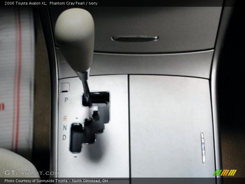 Phantom Gray Pearl / Ivory 2006 Toyota Avalon XL