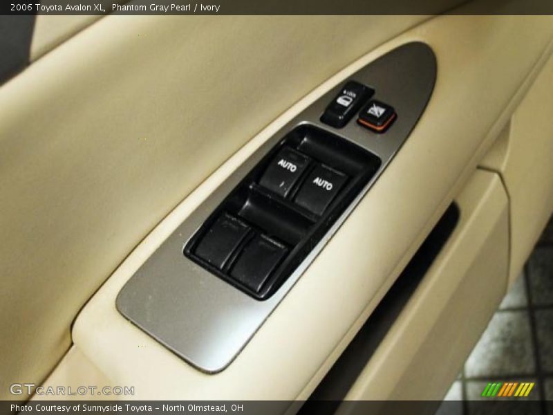 Phantom Gray Pearl / Ivory 2006 Toyota Avalon XL