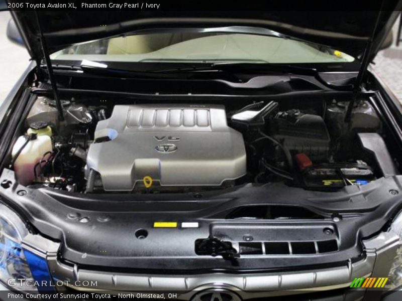 Phantom Gray Pearl / Ivory 2006 Toyota Avalon XL