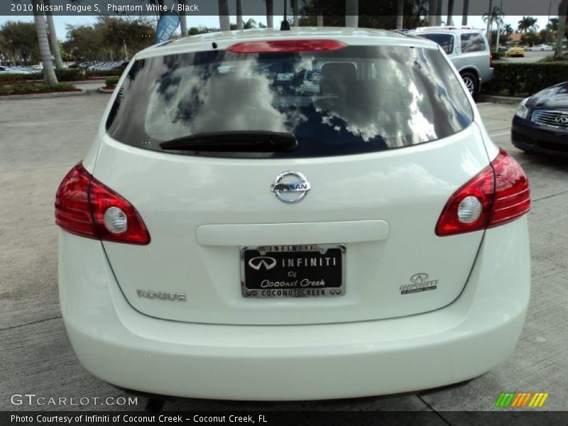 Phantom White / Black 2010 Nissan Rogue S