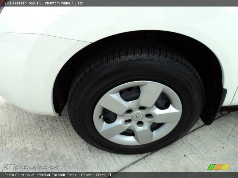 Phantom White / Black 2010 Nissan Rogue S