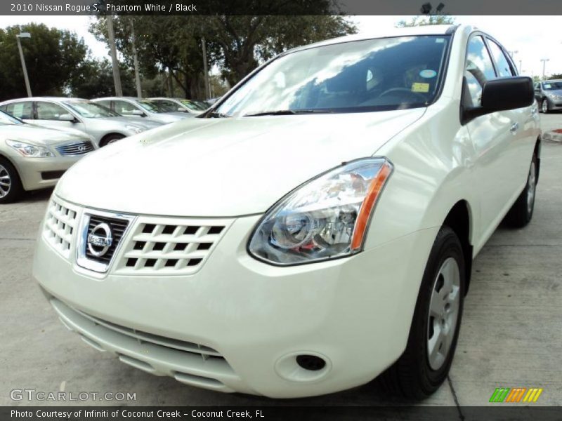 Phantom White / Black 2010 Nissan Rogue S