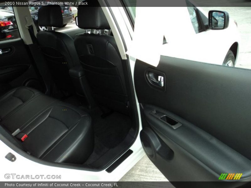 Phantom White / Black 2010 Nissan Rogue S