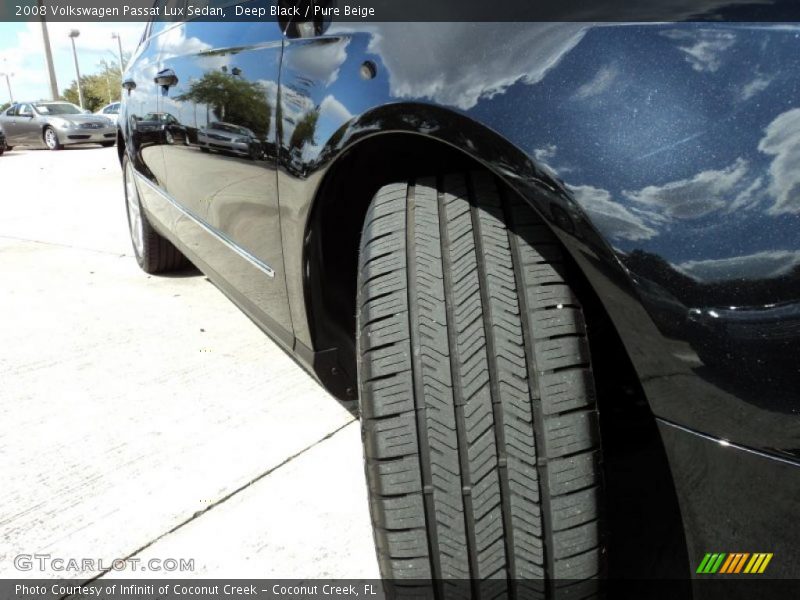 Deep Black / Pure Beige 2008 Volkswagen Passat Lux Sedan