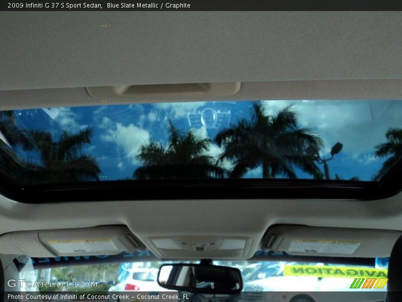 Sunroof of 2009 G 37 S Sport Sedan