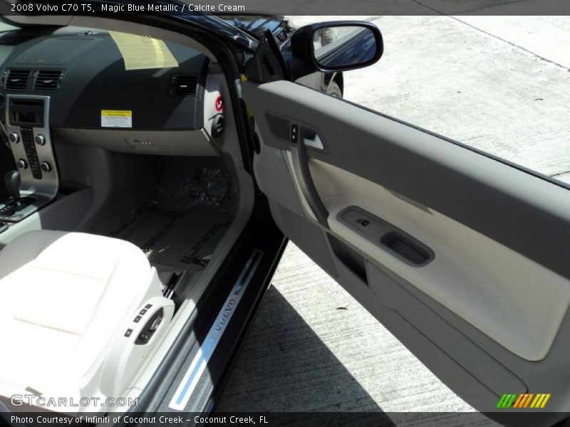 Magic Blue Metallic / Calcite Cream 2008 Volvo C70 T5