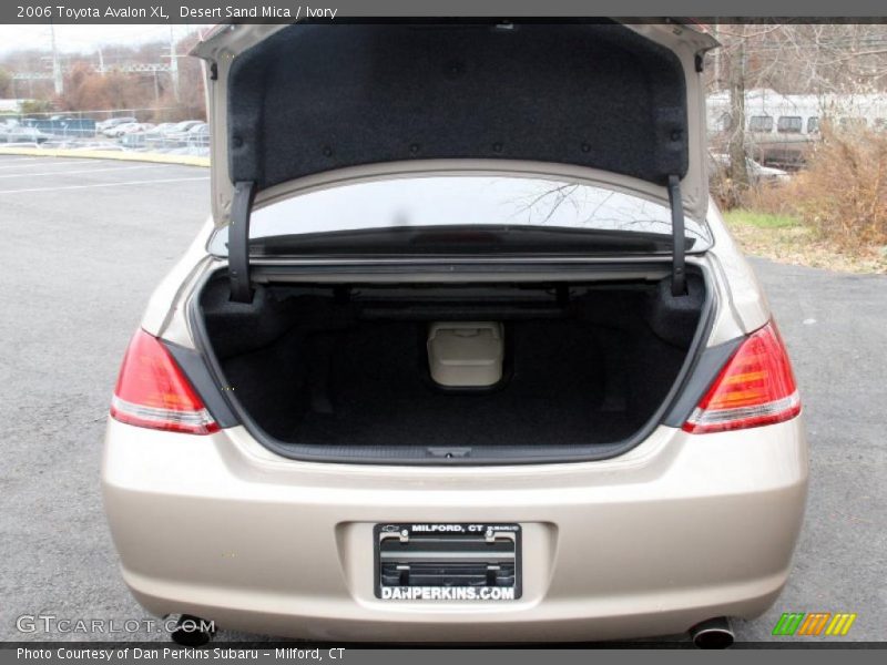 Desert Sand Mica / Ivory 2006 Toyota Avalon XL