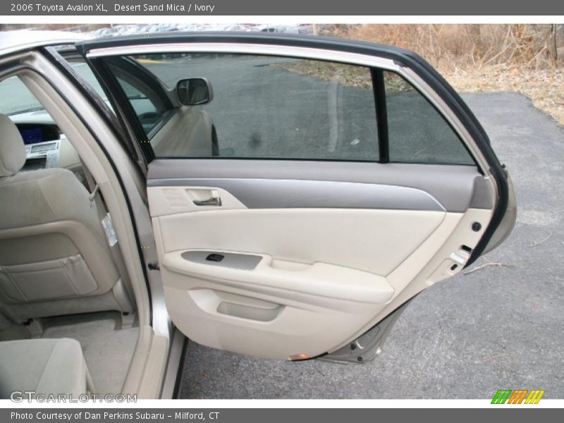 Desert Sand Mica / Ivory 2006 Toyota Avalon XL