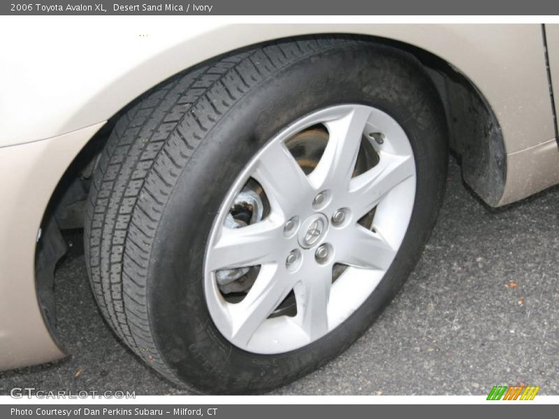 Desert Sand Mica / Ivory 2006 Toyota Avalon XL