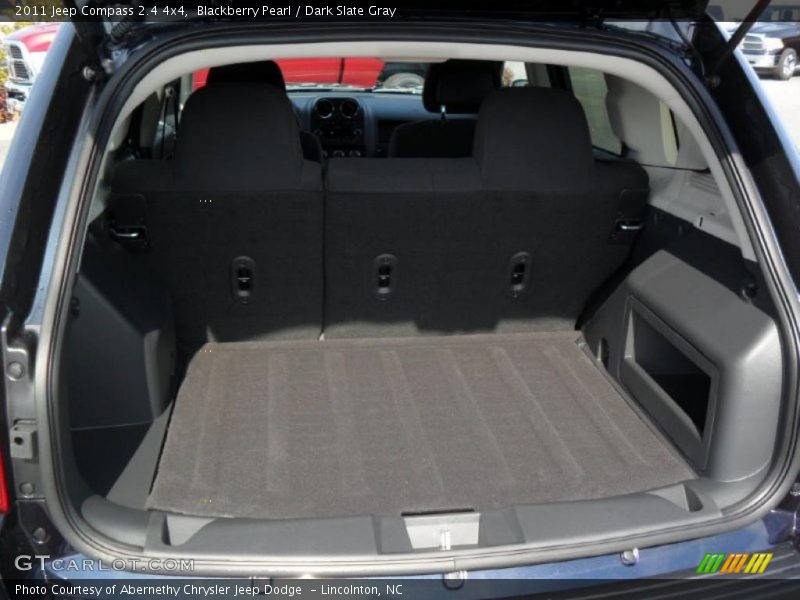  2011 Compass 2.4 4x4 Trunk