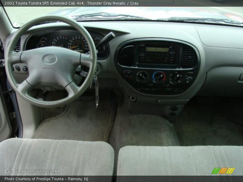Thunder Gray Metallic / Gray 2001 Toyota Tundra SR5 Extended Cab 4x4