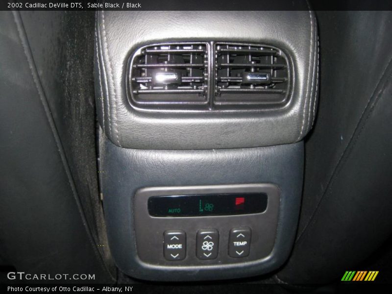 Sable Black / Black 2002 Cadillac DeVille DTS