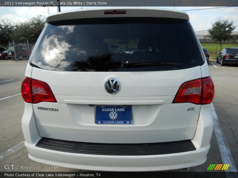 Calla Lily White / Sierra Stone 2011 Volkswagen Routan SE