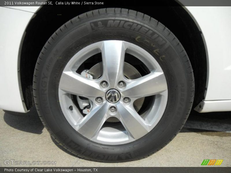 Calla Lily White / Sierra Stone 2011 Volkswagen Routan SE