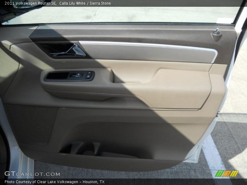 Calla Lily White / Sierra Stone 2011 Volkswagen Routan SE