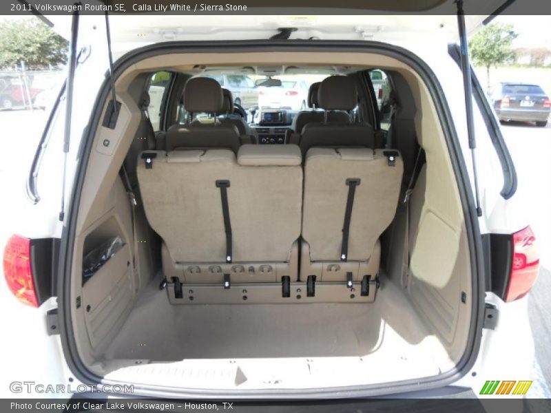 Calla Lily White / Sierra Stone 2011 Volkswagen Routan SE