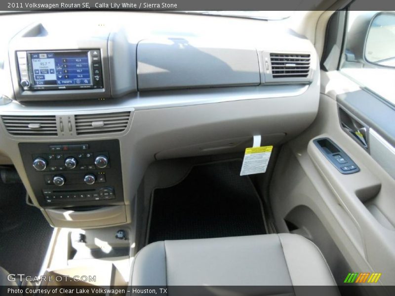 Calla Lily White / Sierra Stone 2011 Volkswagen Routan SE