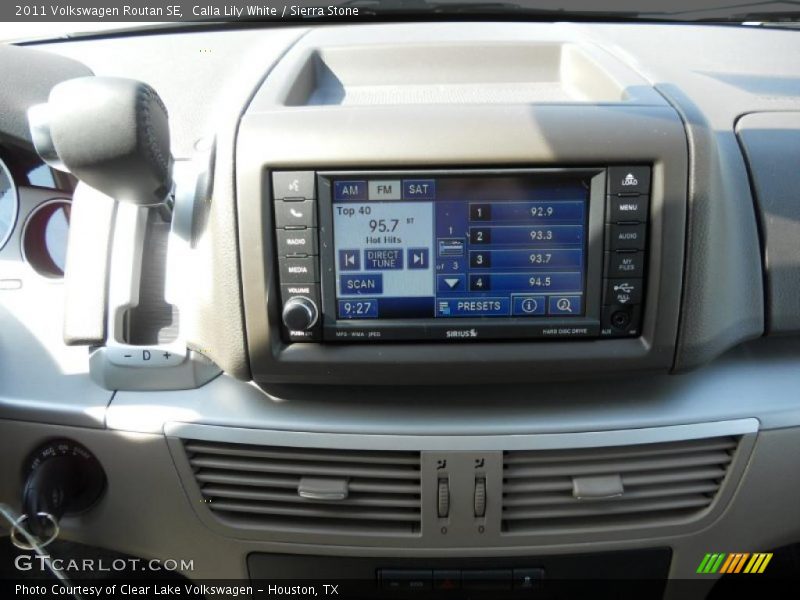 Calla Lily White / Sierra Stone 2011 Volkswagen Routan SE