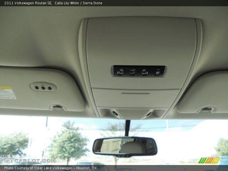 Calla Lily White / Sierra Stone 2011 Volkswagen Routan SE