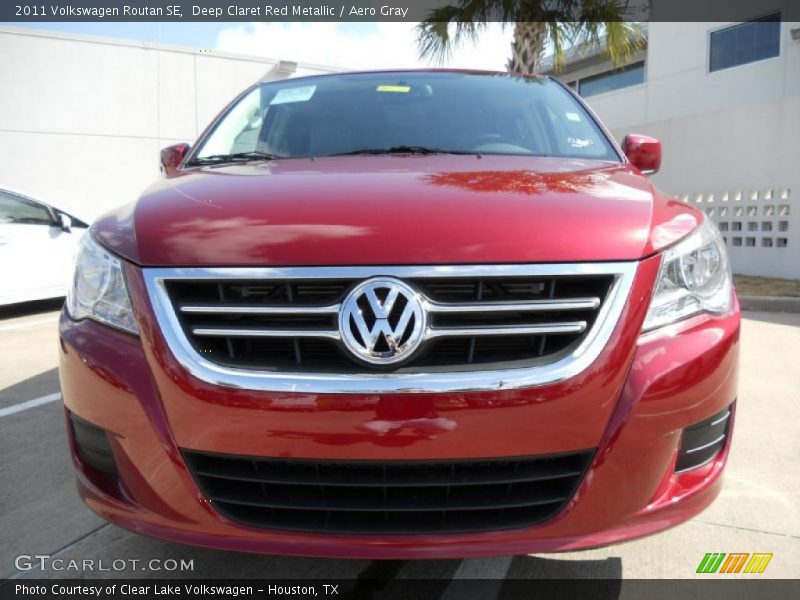 Deep Claret Red Metallic / Aero Gray 2011 Volkswagen Routan SE